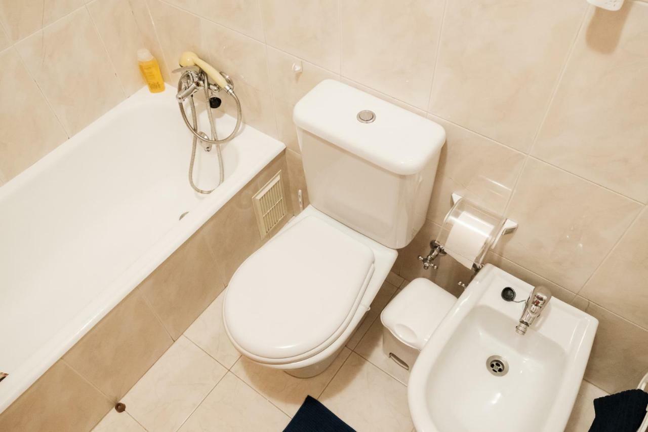 Apartment With Balcony In The Square بورتو المظهر الخارجي الصورة