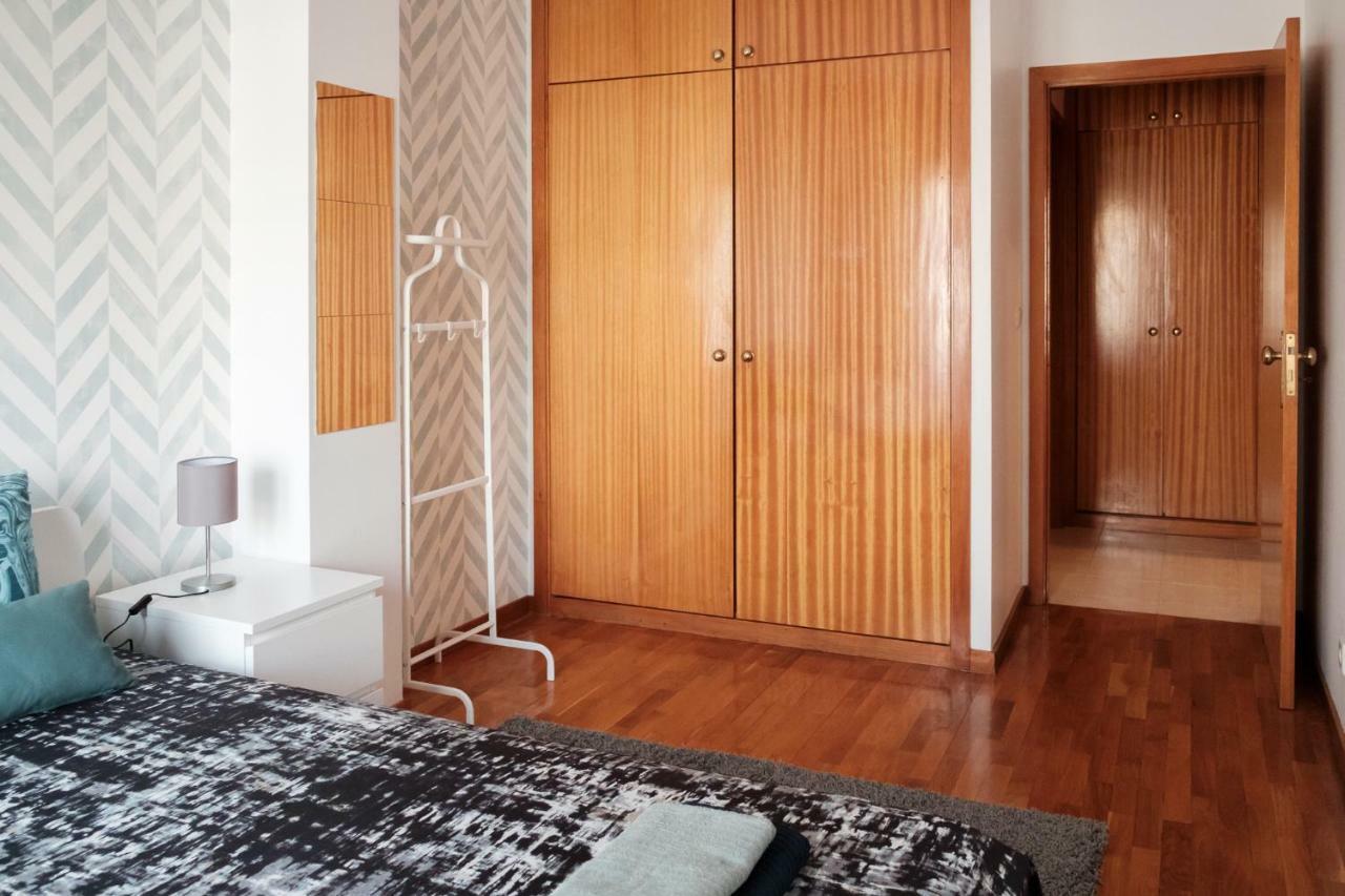 Apartment With Balcony In The Square بورتو المظهر الخارجي الصورة
