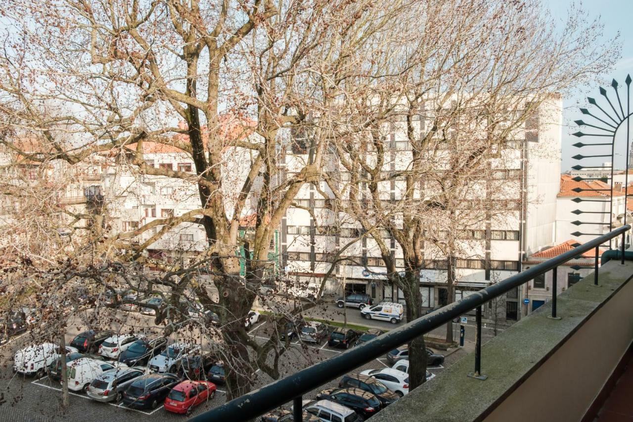 Apartment With Balcony In The Square بورتو المظهر الخارجي الصورة